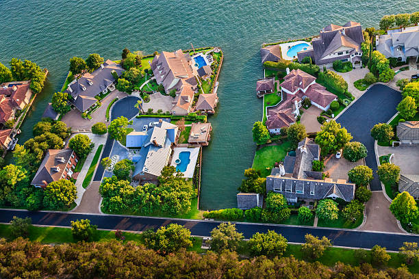 Lakehills