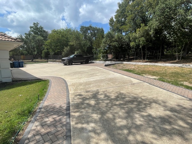 Driveways & Pavers